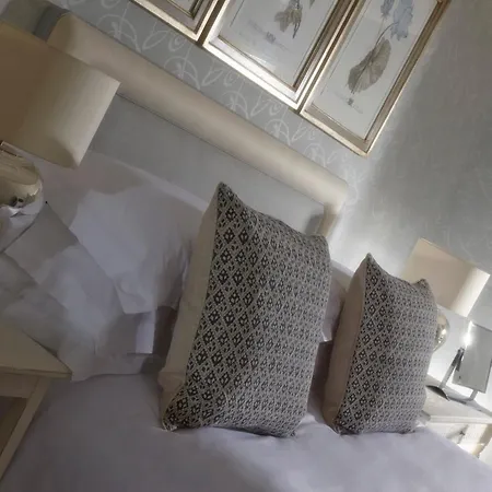 Dormy House Hotel Broadway  Room photo