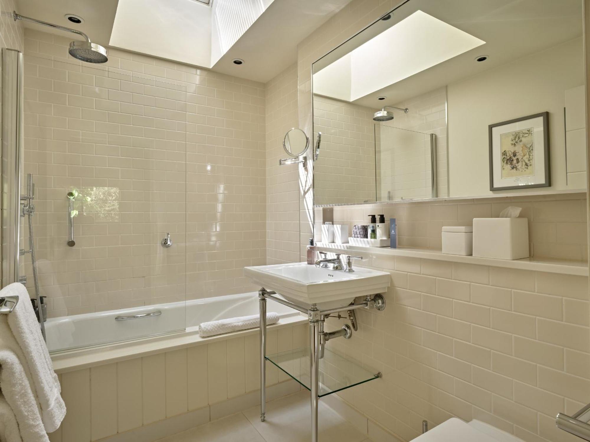 Dormy House 4*